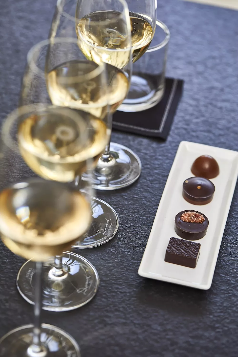 Champagne Devaux propose des ateliers champagne - fromage et champagne - chocolat